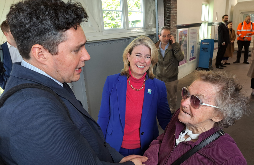 Huw Merriman meeting Jill Allen-King OBE