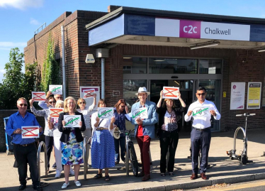 Conservative Campaigners at Chalkwell Station 